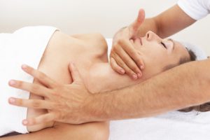 Der Artikel erklärt die Aufgabenbereiche der Osteopathie.